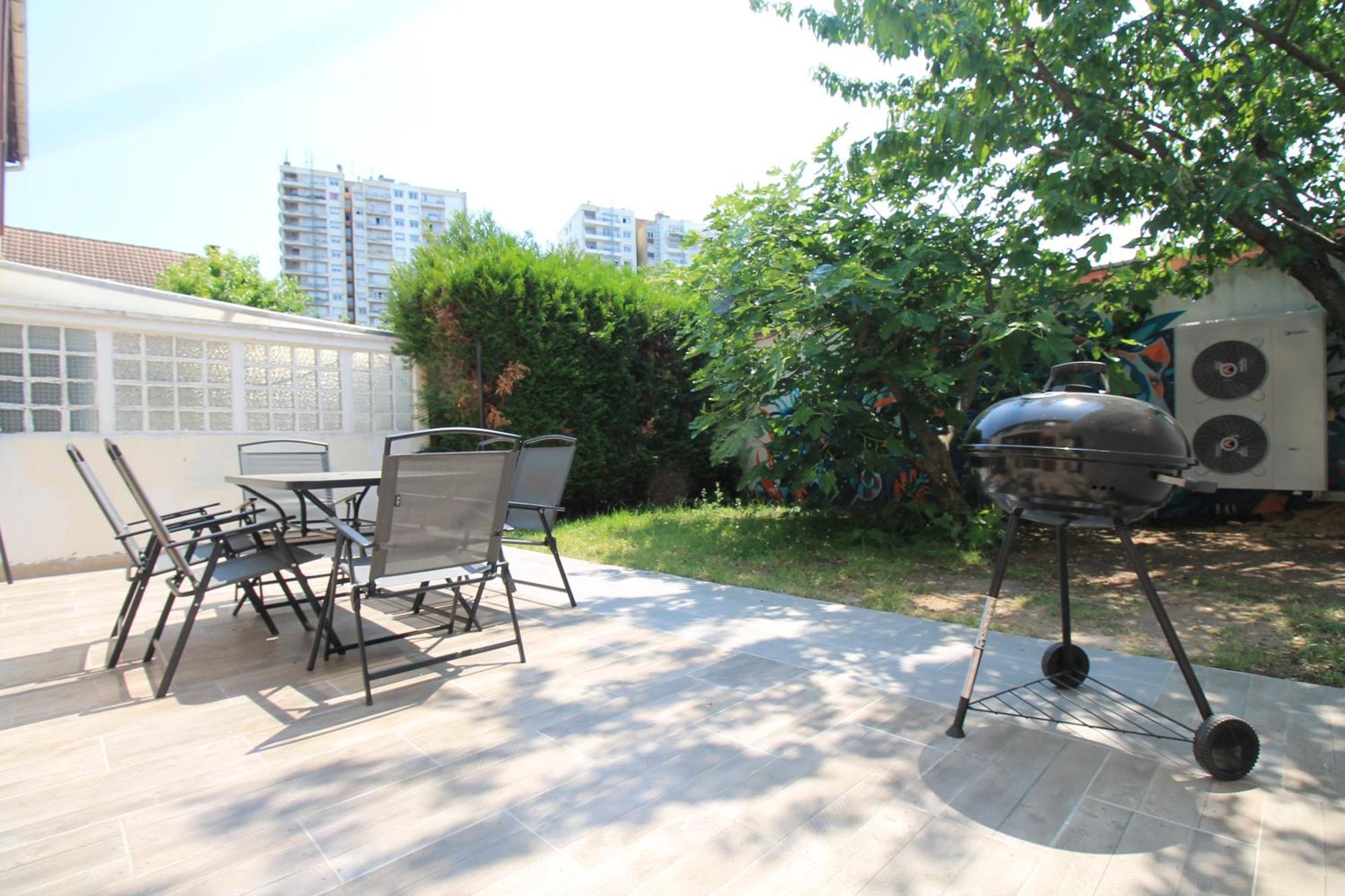 Parking Prive Gratuit - 15Mn Paris - Gare A Pied En 5Mn - Tout Equipee - Terrasse - Jardin - Stade De France - Casino D'Enghien - Hippodrome, Universite エピネー・シュル・セーヌ エクステリア 写真